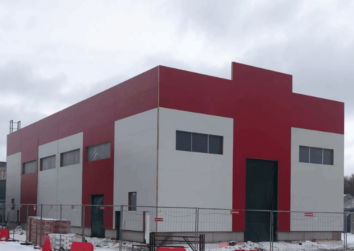 Здание (АБК и складской терминал) приема ЛВЖ в таре